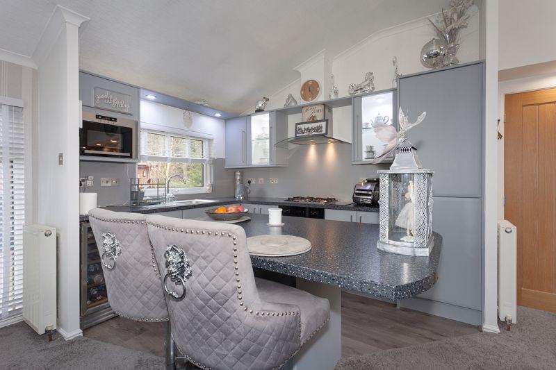 Lounge/diner/kitchen