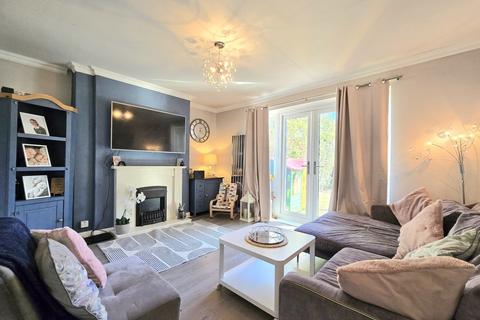 3 bedroom semi-detached house for sale, Fernville Avenue, Sunniside NE16