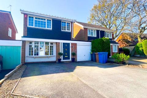 3 bedroom detached house for sale, Hamps Close, Burntwood, WS7 9JU