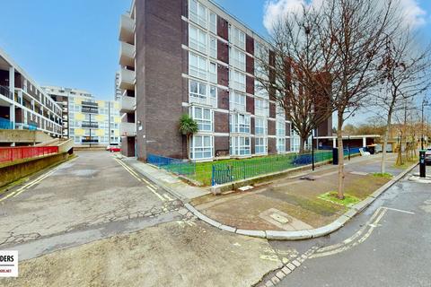 undefined, St Martins Court, De Beauvoir, N1