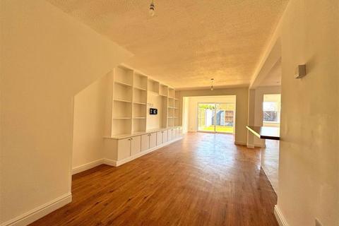 3 bedroom semi-detached house for sale, Castle Hill Drive, Gloucester