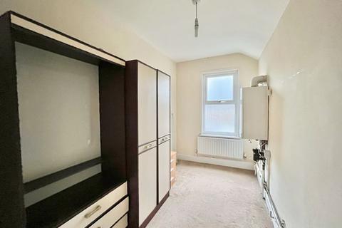 16 Angle Road, Grays, RM20 4AP