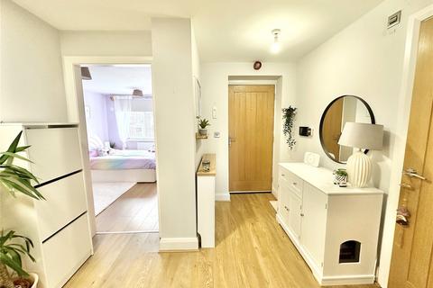 2 bedroom apartment for sale, Wendover Road, Brooklands M23