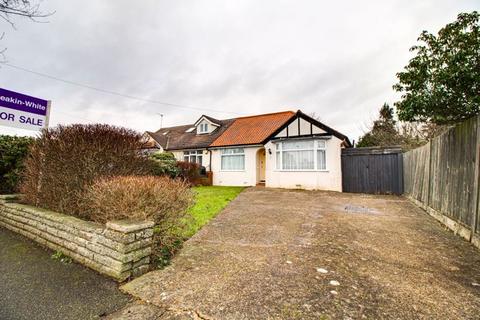 2 bedroom bungalow for sale, Hollybush Avenue, St Albans