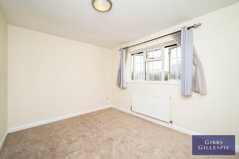 2 bedroom terraced house to rent, Peal Gardens, London, W13