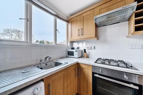 2 bedroom apartment to rent, Brighton Road, Purley CR8