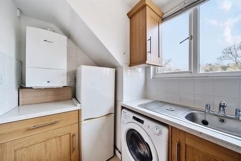 2 bedroom apartment to rent, Brighton Road, Purley CR8