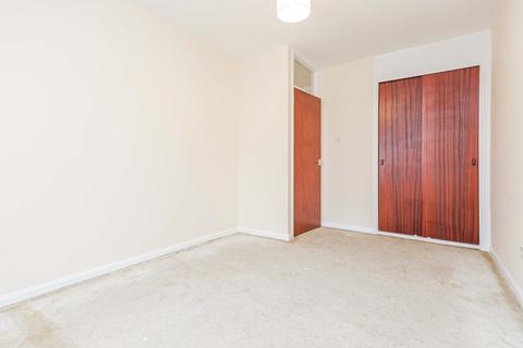 1 bedroom apartment to rent, Kingfisher Court, Dorking RH4