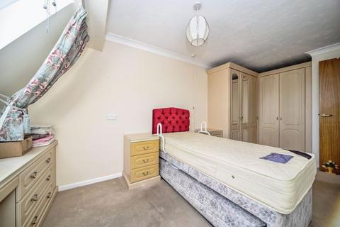 2 bedroom retirement property for sale, 1 Warwick Avenue, Bedford MK40