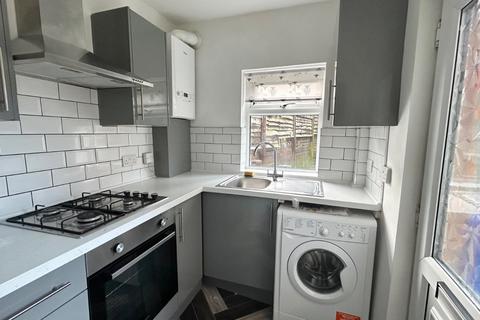 3 bedroom terraced house to rent, Morley Street, Sheffield, South Yorkshire, S6