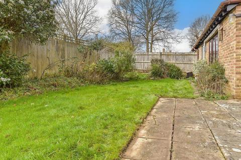 1 Sumner Close, Rolvenden, Cranbrook, TN17 4NW