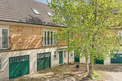 Terraced house - Shenley Lodge, Milton Keynes MK5