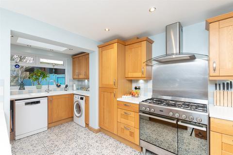 144 Old Road, Crayford, Dartford, DA1 4DY