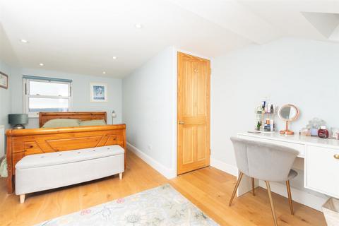 144 Old Road, Crayford, Dartford, DA1 4DY