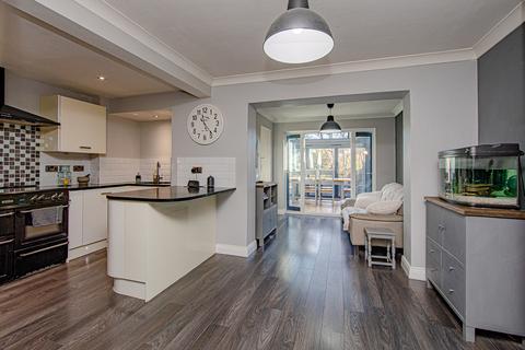 4 bedroom semi-detached house for sale, The Chase, Rayleigh, SS6