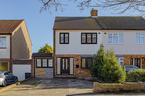 4 bedroom semi-detached house for sale, The Chase, Rayleigh, SS6