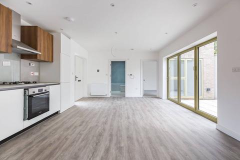 1 bedroom house for sale, Brook Mews, Palmers Green N13