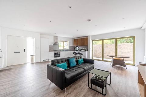 3 bedroom house for sale, Brook Mews, Palmers Green N13