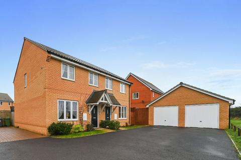 3 bedroom semi-detached house for sale, Murray Close, Melton, Woodbridge