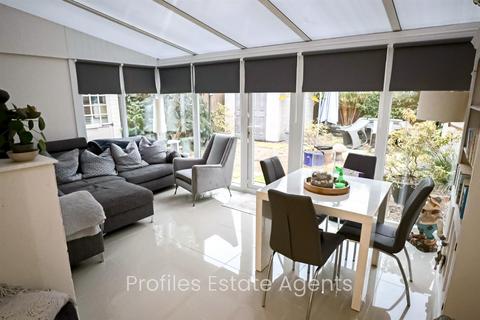 3 bedroom detached house for sale, Hadrian Close, Hinckley