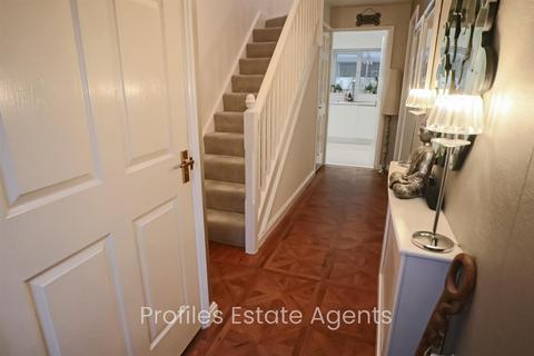 3 bedroom detached house for sale, Hadrian Close, Hinckley