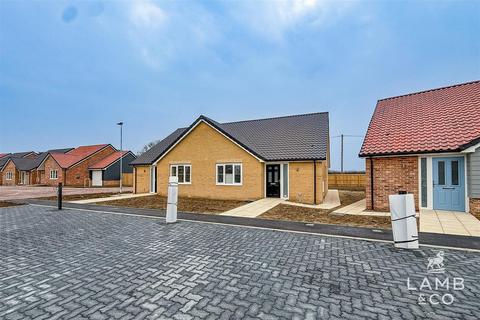 2 bedroom semi-detached bungalow for sale, Thorpe Road, Little Clacton CO16