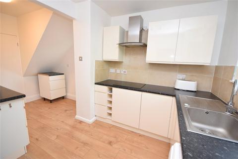 3 bedroom semi-detached house to rent, Monkswood Avenue, Leeds, West Yorkshire