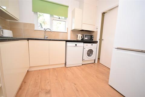 3 bedroom semi-detached house to rent, Monkswood Avenue, Leeds, West Yorkshire