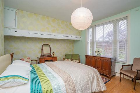 undefined, 18 Moorlands Road, Malvern, WR14