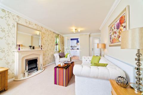 1 bedroom flat for sale - Atkins Lodge, High Street