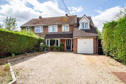 undefined, Bridle Path, Reading RG8