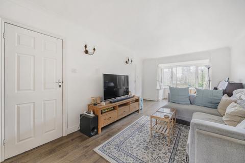 undefined, Bridle Path, Reading RG8