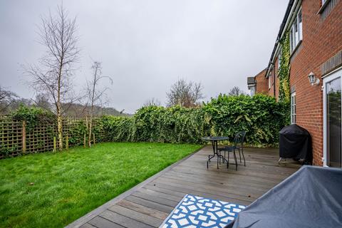 27 Orient Close, St Albans, AL1 1AJ