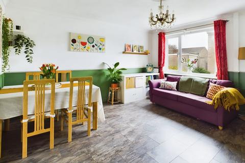 1 Bryant Gardens, Clevedon, BS21 5HD