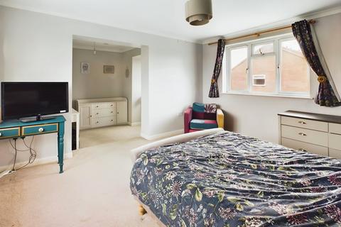 1 Bryant Gardens, Clevedon, BS21 5HD