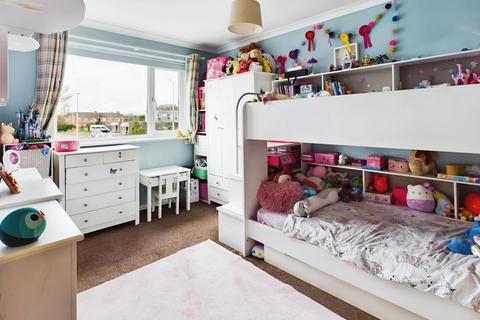 1 Bryant Gardens, Clevedon, BS21 5HD