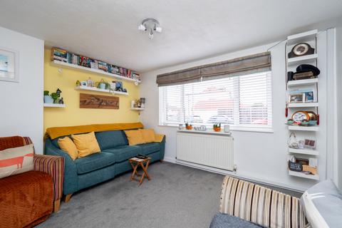 38 Huntingdon Gardens, Worcester Park, KT4 8TF