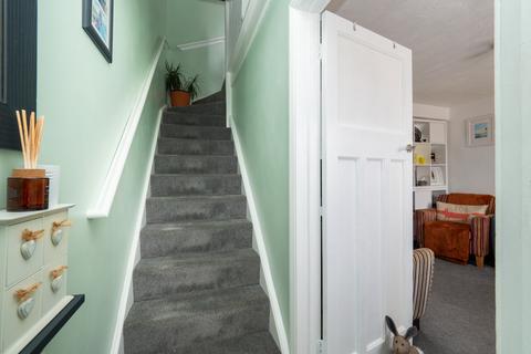 38 Huntingdon Gardens, Worcester Park, KT4 8TF