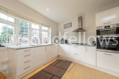 4 bedroom house to rent, Taunton Close, Surrey SM3