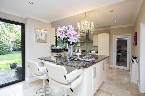 1 Northfield, Loughton, IG10 4ED
