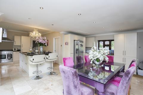 1 Northfield, Loughton, IG10 4ED