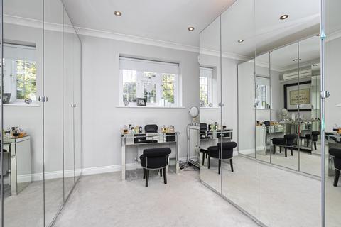 1 Northfield, Loughton, IG10 4ED