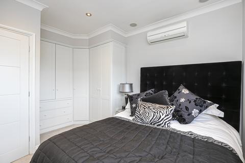 1 Northfield, Loughton, IG10 4ED
