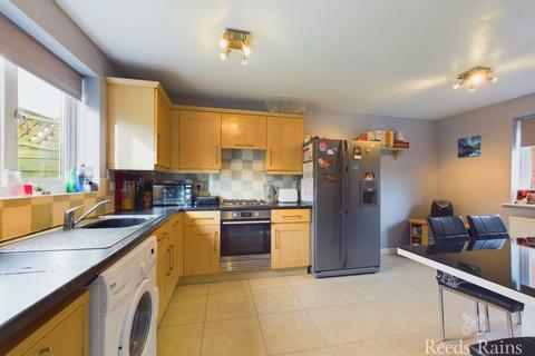 3 bedroom semi-detached house for sale, Cooks Gardens, Hull HU12