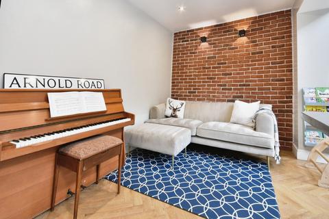 6 Arnold Road, Hyde, SK14 5LH