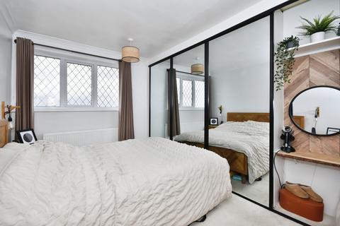 6 Arnold Road, Hyde, SK14 5LH