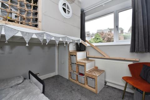 6 Arnold Road, Hyde, SK14 5LH