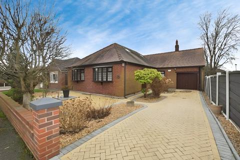 4 bedroom bungalow to rent, Wynne Grove, Manchester M34