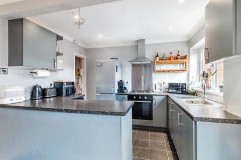 49 Highfield, Tingley, Wakefield, WF3 1LA