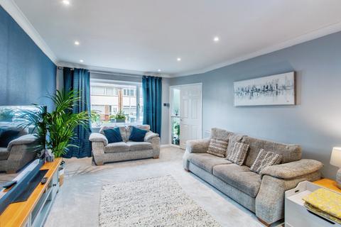 49 Highfield, Tingley, Wakefield, WF3 1LA